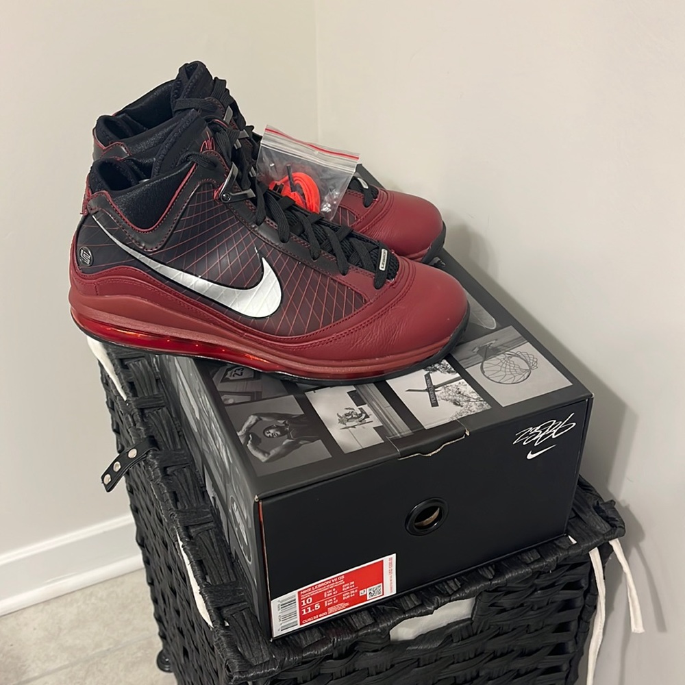 LeBron 7 Christmas QS